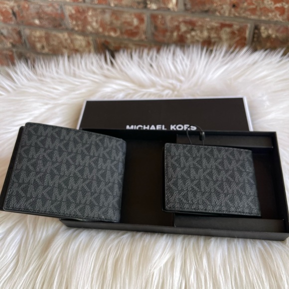 Micheal Kors men wallet - Picture 3 of 5